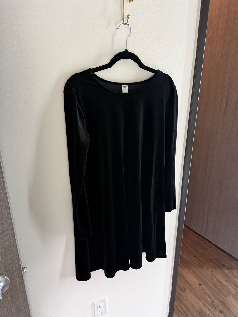 Black Velvet Long Sleeve Dress